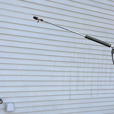 How Soft Washing Protects Vinyl Siding Better Than High-Pressure Cleaning