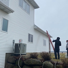 Driveway Washing: How to Remove Dark Stains Without Damaging Concrete